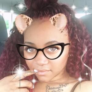 Meet your Posher, Tazia